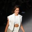 Fashion Rio: Bruna Marquezine se destaca no desfile da Coca-Cola Jeans