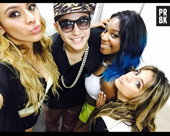 Mc Gui e Fifth Harmony se encontram em bastidores de show no Brasil