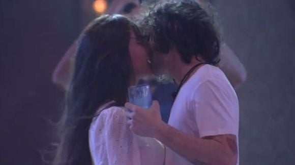 "BBB21": Fiuk revela para Thaís que depressão dificulta o relacionamento com a sister