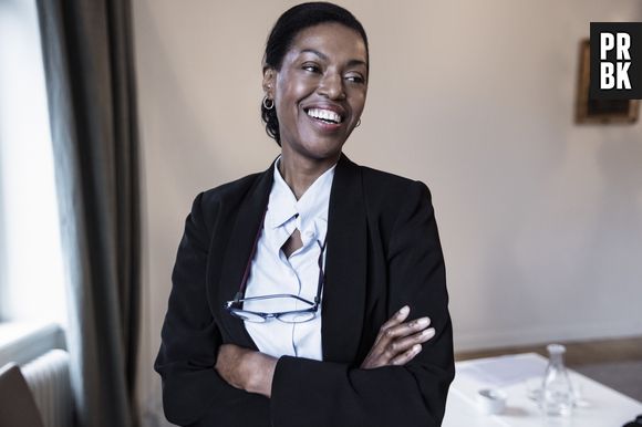 Como se vestir para uma entrevista de emprego: áreas do Direito e da Administração requerem visuais formais