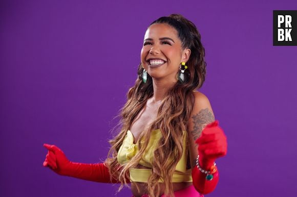 Júlia Peixoto lança linha de maquiagens e comemora: "Mostrar ao mundo que nós conseguimos"