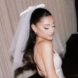 Ariana Grande se casou com Dalton Gomez em 15 de maio de 2021