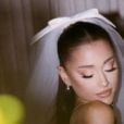 Vestido de casamento de Ariana Grande deixa fãs encantados
