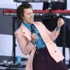 Harry Styles colocou a segurança dos fãs e da equipe como prioridade e precisou adiar a sua turnê "Love On Tour"