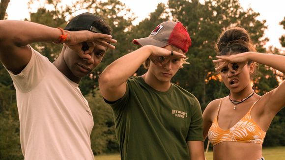 "Outer Banks": teaser mostra Pogues descobrindo que John B. e Sarah estão vivos