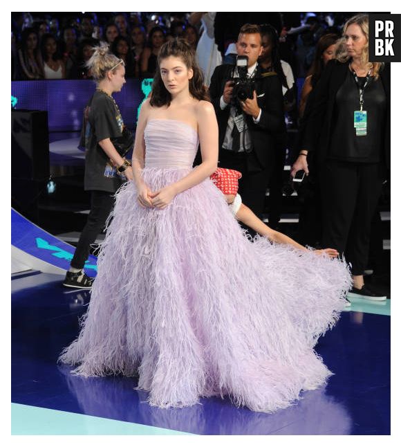 Lorde gravou sons de cigarras e colocou nas músicas do seu novo disco "Solar Power", como revelou em entrevista para a Vogue