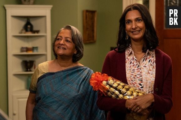 "Eu Nunca":  Poorna Jagannathan, a Dra. Nalini, já morou no Brasil