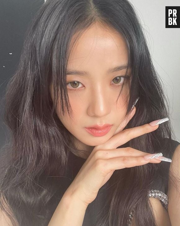 BLACKPINK: Jisoo aparece com visual novo. Confira o resultado e vote no seu preferido!