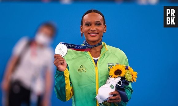 Outro grande momento do Brasil nas Olimpíadas de Tóquio foi a vitória histórica de Rebeca Andrade na ginástica, emocionando os brasileiros