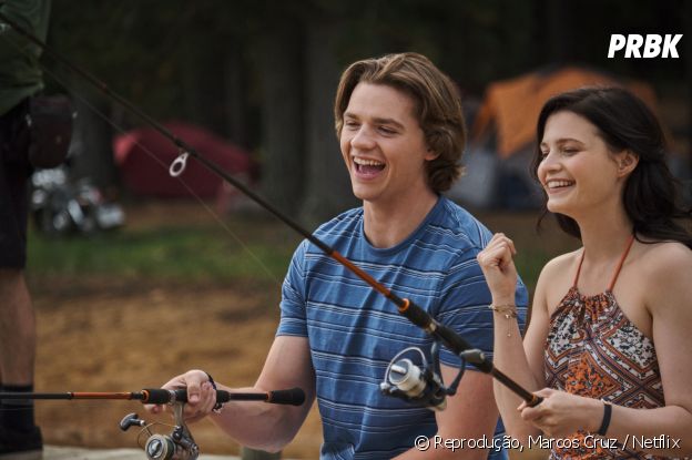 Lee (Joel Courtney) e Rachel (Meganne Young) têm reviravolta em "A Barraca do Beijo 3"