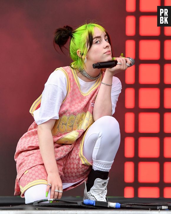 Billie Eilish muda o cabelo e adota visual curtinho