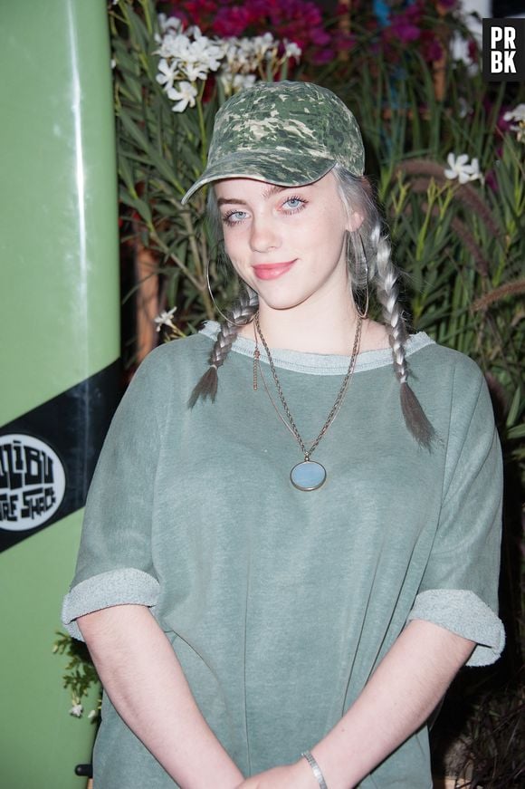 Billie Eilish já apostou em cabelos na cor prata