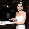 Loira, Dua Lipa aposta nas mechas estilo money piece