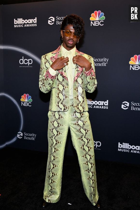 Lil Nas X vestiu animal print Gucci no Billboard Music Awards 2020