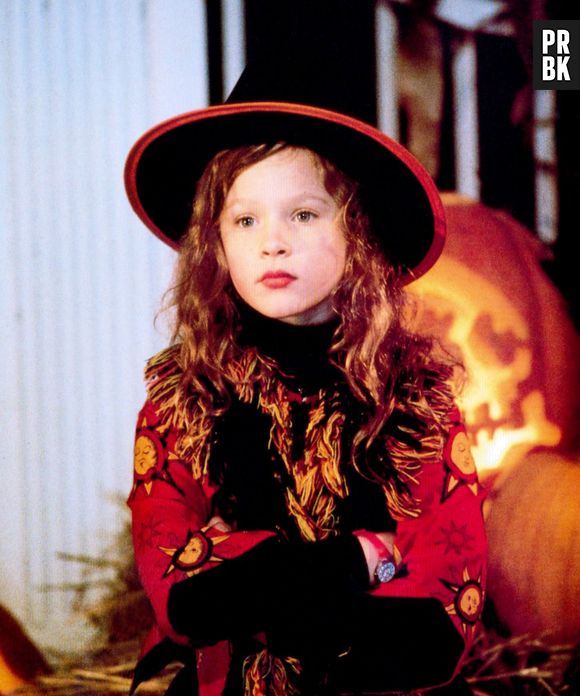 "Abracadabra": Dani (Thora Birch) é alvo das bruxas, que desejam sugar a juventude de crianças