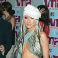   Christina Aguilera marcou o tapete do VMA em 2002  