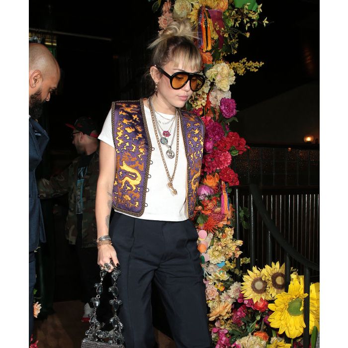 Miley Cyrus adora se inspirar em looks dos anos 70 e 80!