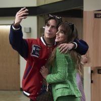 Novo trailer de "Rebelde" revela alunos do Elite Way enfrentando trote e casal polêmico