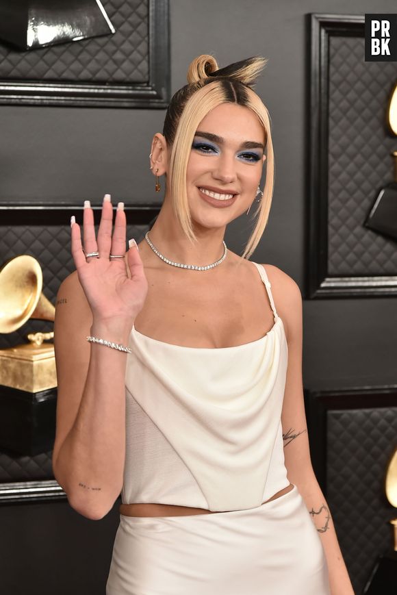 Dua Lipa irá lançar sua própria newsletter "Service95" em 2022