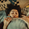 2ª temporada de "Euphoria": Zendaya revela que sua abordagem no novo ano é questionar até quando as pessoas conseguem sentir empatia por Rue