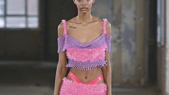 London Fashion Week: você precisa conhecer a marca descolada e vibrante Poster Girl