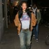 Rihanna não abadona o salto nem em looks mais casuais