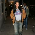 Rihanna não abadona o salto nem em looks mais casuais