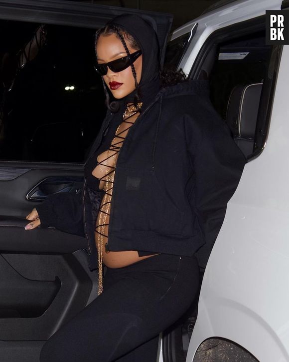 Rihanna: peça trançada deixou look mais ousado