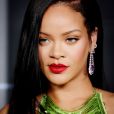 Um dos primeiros looks marcantes de Rihanna grávida foi em evento da Fenty Beauty