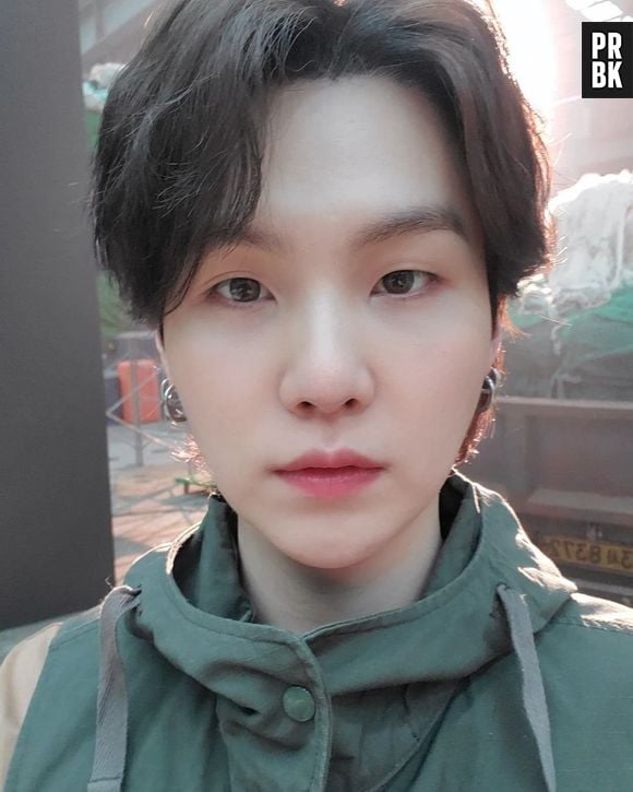 Suga, do BTS, é o rei das selfies e estas 40 fotos são a prova!