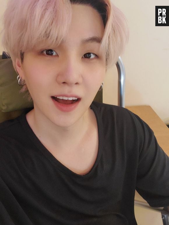 Suga, do BTS: mesmo com 29 anos, o idol tem cara de adolescente, né?