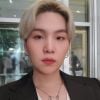 Suga, do BTS: fãs enlouquecem com Yoongi de terno