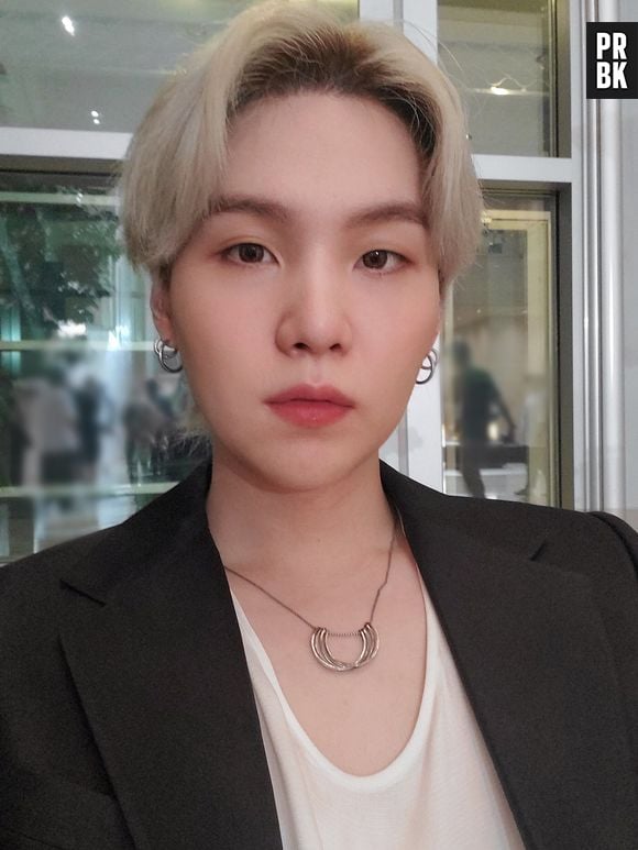 Suga, do BTS: fãs enlouquecem com Yoongi de terno