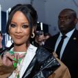 Rihanna é dona da Fenty Beauty