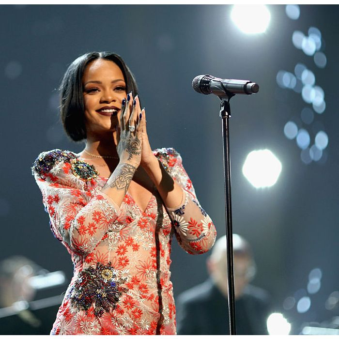 Rihanna e 10 músicas da cantora que nos dá orgulho
