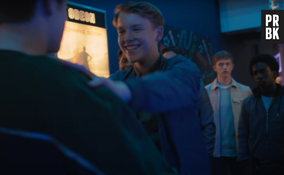 "Heartstopper": assim como na história original, Nick (Kit Connor) soca o homofóbico do Harry (Cormac Hyde-Corrin) no trailer da nova série da Netflix