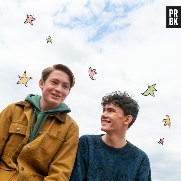 Nick (Kit Connor) e Charlie (Joe Locke) constroem um lindo romance em "Heartstopper"