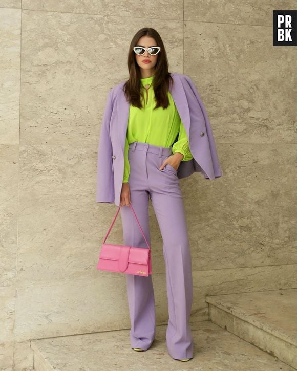 Color block: verde vibrante com roxo suave ajudam a dar equilíbrio ao look