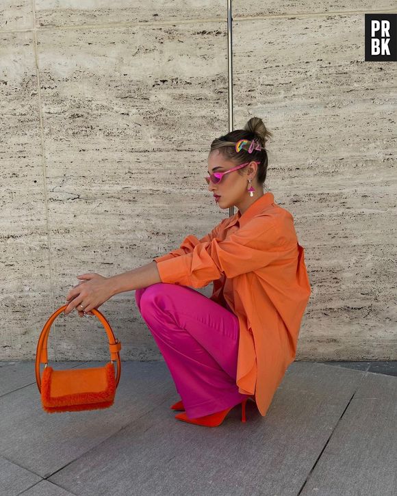 Color block: fashionistas apostam em bolsas coloridas e menores