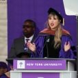 Taylor Swift recebeu o título de Doutora em Belas Artes pela New York University
