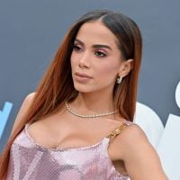 Entenda polêmica entre Anitta e sertanejos por tatuagem no ânus e cachês