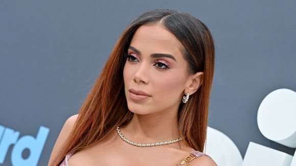 Entenda polêmica entre Anitta e sertanejos por tatuagem no ânus e cachês