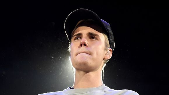 Justin Bieber revela paralisia facial e explica adiamento de turnê: "Fisicamente incapaz"