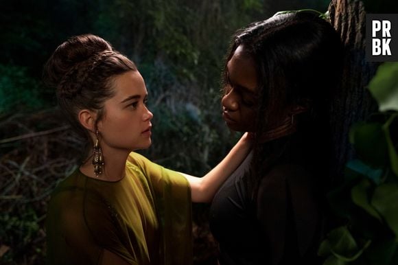 "Primeira Morte": Juliette e Calliope (Imani Lewis) vivem amor proibído