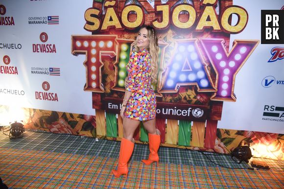 Gabi Martins exibe detalhes do seu look no São João da Thay