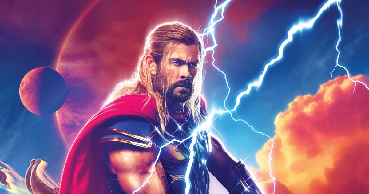 Chris Hemsworth comemora cena sem roupa em Thor: 'Amor e Trovão