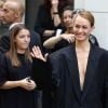 Balenciaga: look all-black também foi escolha de Amber Valletta