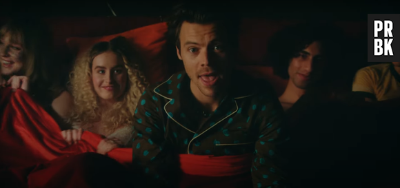 Fãs de Harry Styles aclamam clipe de "Late Night Talking". Veja reações!