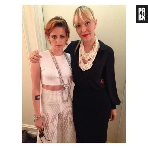 Kristen Stewart mostra o look na rede social