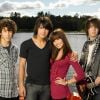 Tanto "High School Musical: The Musical: The Series 3", quanto "Camp Rock" se passam em um acampamento